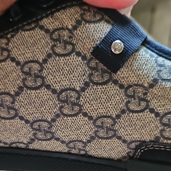 Gucci GG Monogrammed Men's Navy and Tan/Cream Suede Low Sneakers 14 - Picture 9 of 17